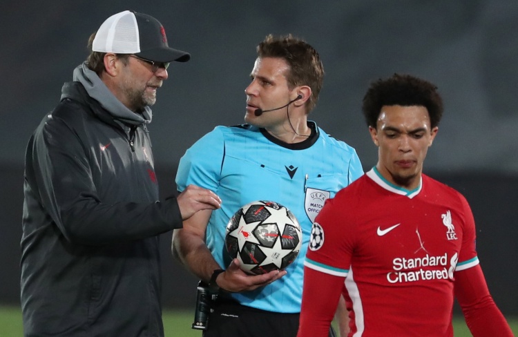 李璇：三镇开出国内球员顶薪与邓涵文续约，但没能续约成功